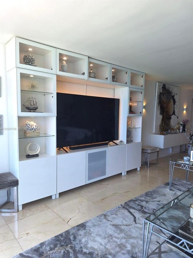 Building Photo - 2201 S Ocean Dr