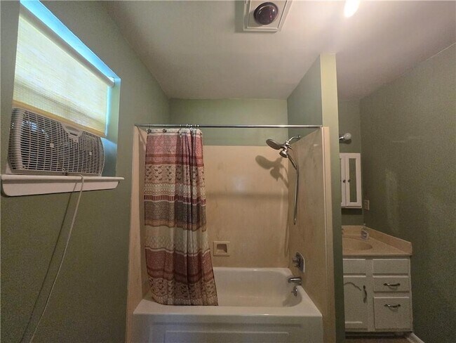 Building Photo - 641 Jefferson Heights Ave