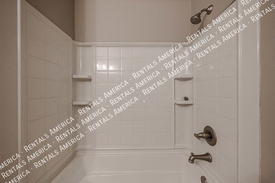 Building Photo - 21109 E Pickett St