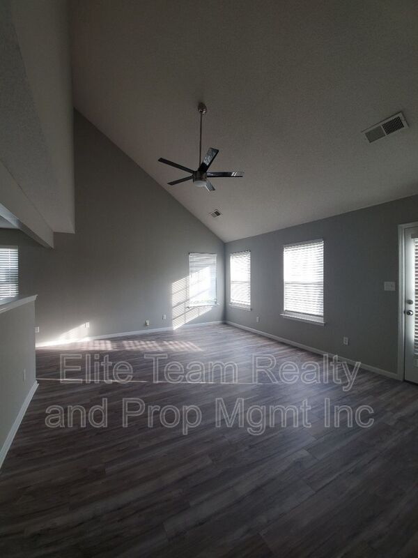 Building Photo - 10623 Campion Ct