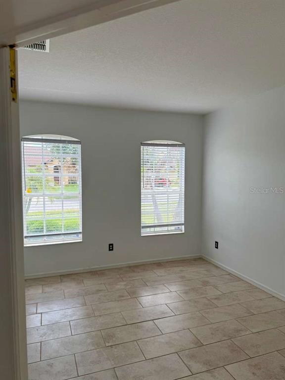 Building Photo - 13832 Hawk Lake Dr