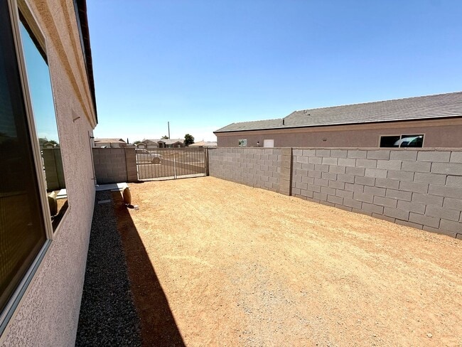 Building Photo - *Move in Special- $300 Off 1st Month's Ren...