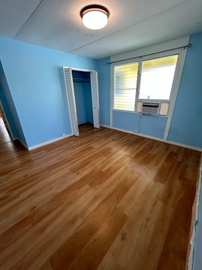 Building Photo - Available on 12/16/25, spacious 1570 sq ft, 3 Bedrooms, 2 Baths, 2 Car Garage Single-Family Home ...