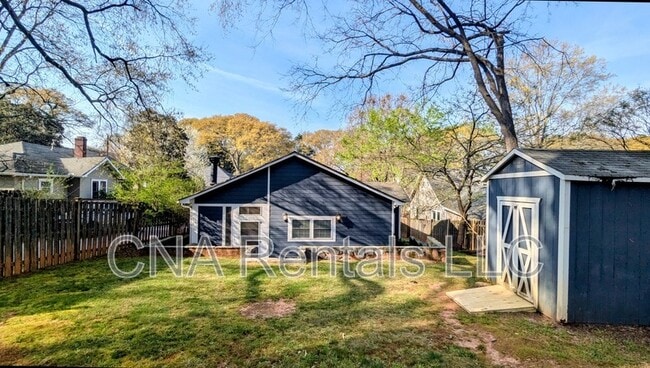 Building Photo - 1411 May Ave SE