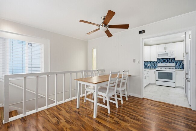 Building Photo - Newly Remodeled 3-Bedroom on Balboa Island – Steps from Shops and the Ferry