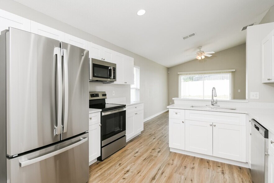Building Photo - 417 Halstead Dr
