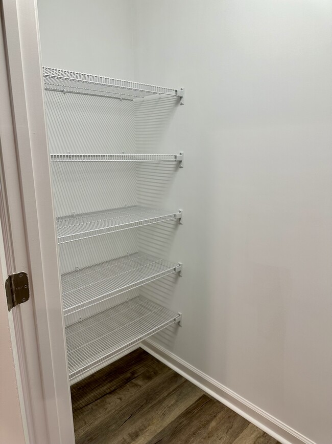 Pantry w/plenty of shelving and storage - 2229 Kenwood Blvd SE