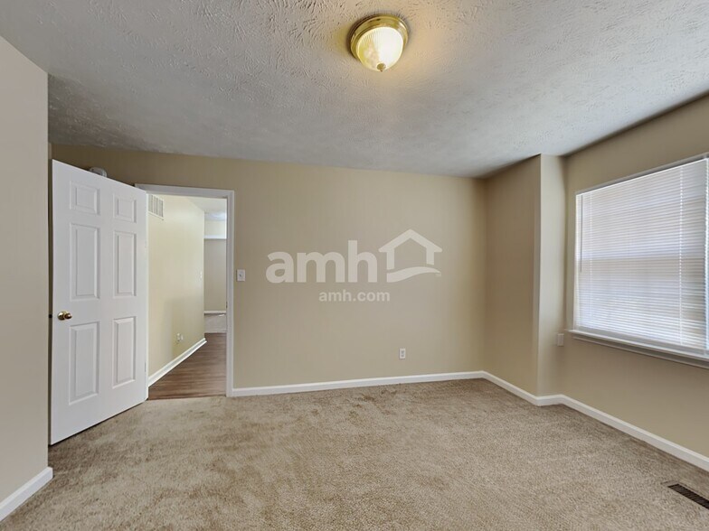 Building Photo - 6917 Devinney Ln