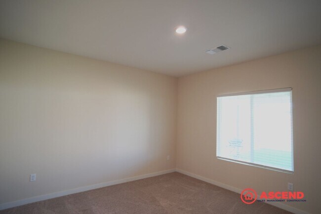 Building Photo - Brand New 3 Bedroom Home!