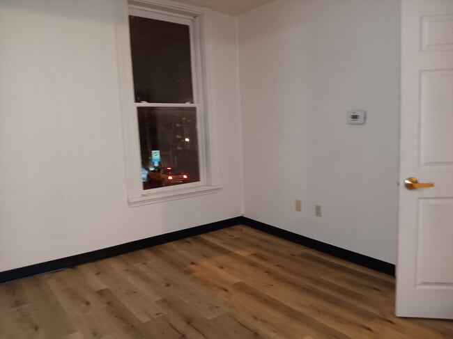 Building Photo - Irvine Renaissance