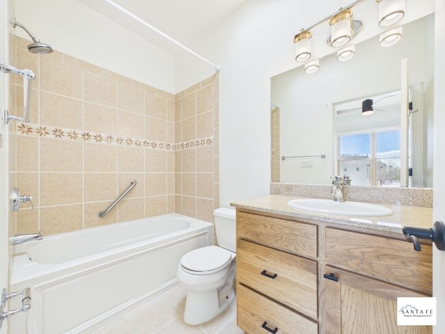 Building Photo - Two Level Townhouse Available February 1, 2026