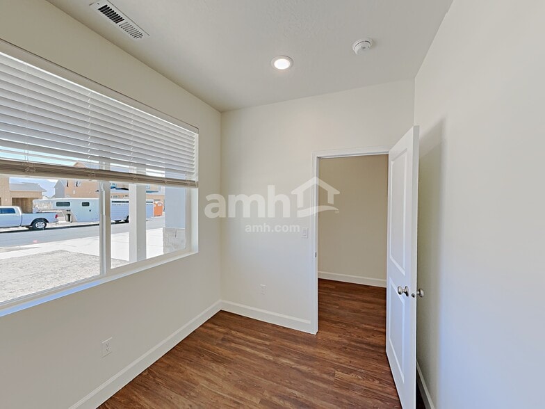 Building Photo - 321 North St