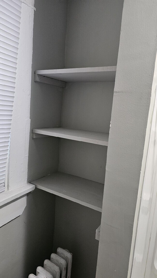 Building Photo - 901 N 27th St