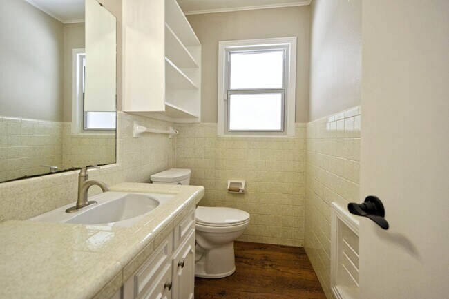 Building Photo - 671 W Merriweather St