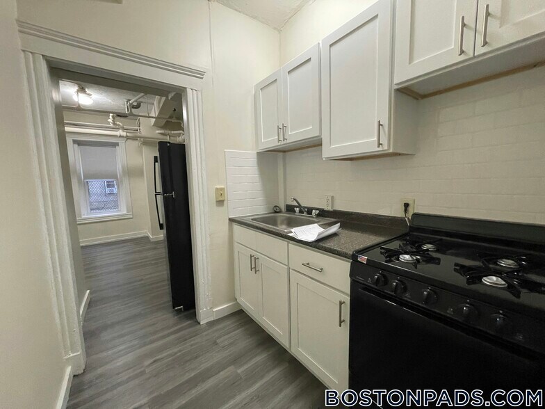 Building Photo - 1191 Boylston St