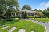 Building Photo - 27 S Country Rd