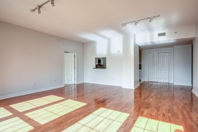 Building Photo - 195 14th St NE