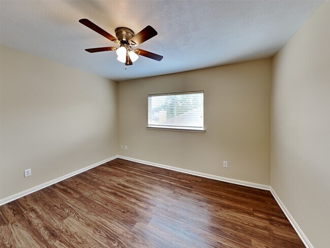 Building Photo - 4919 Chase Wick Dr