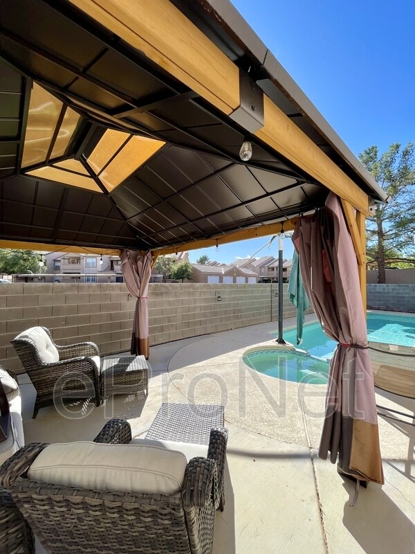 Building Photo - 1401 Beaver Spring St