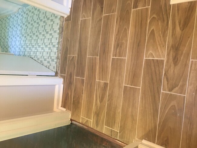 Building Photo - 4168 Loveless Dr