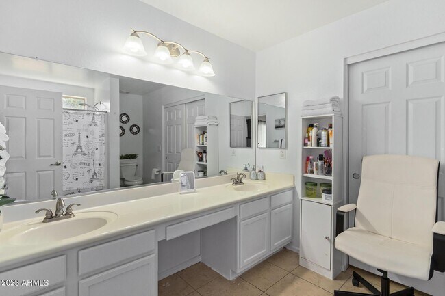 Building Photo - 23875 W La Salle St