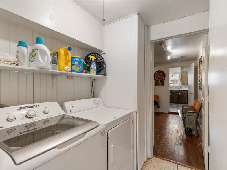 Building Photo - 3508 W Biddison St