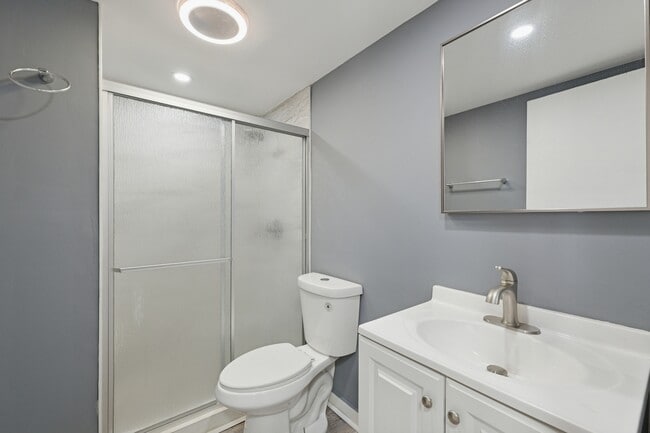 Building Photo - 827 194th St