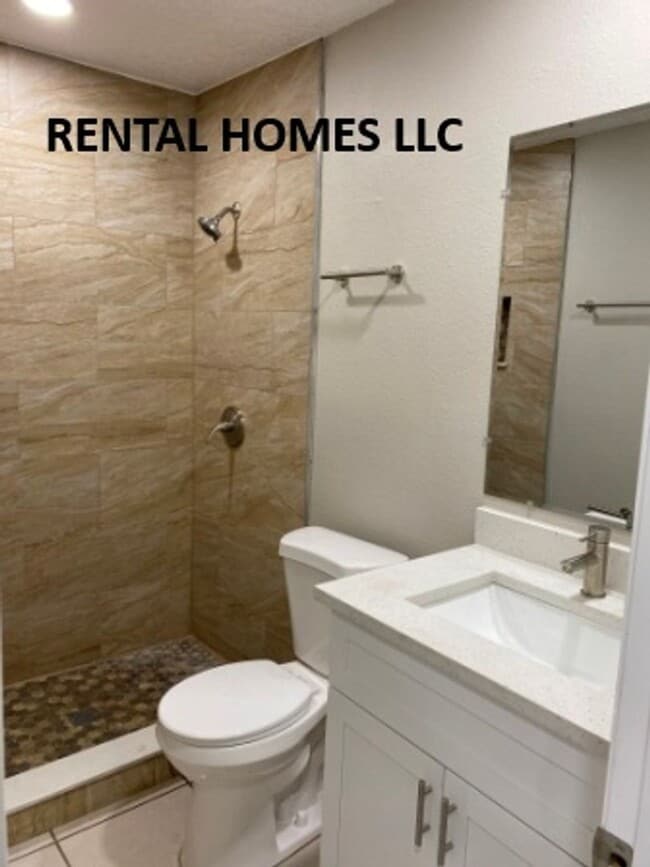 Building Photo - Patio Home, Minutes Away From UCF, Technology Park, & the E/W Expressway