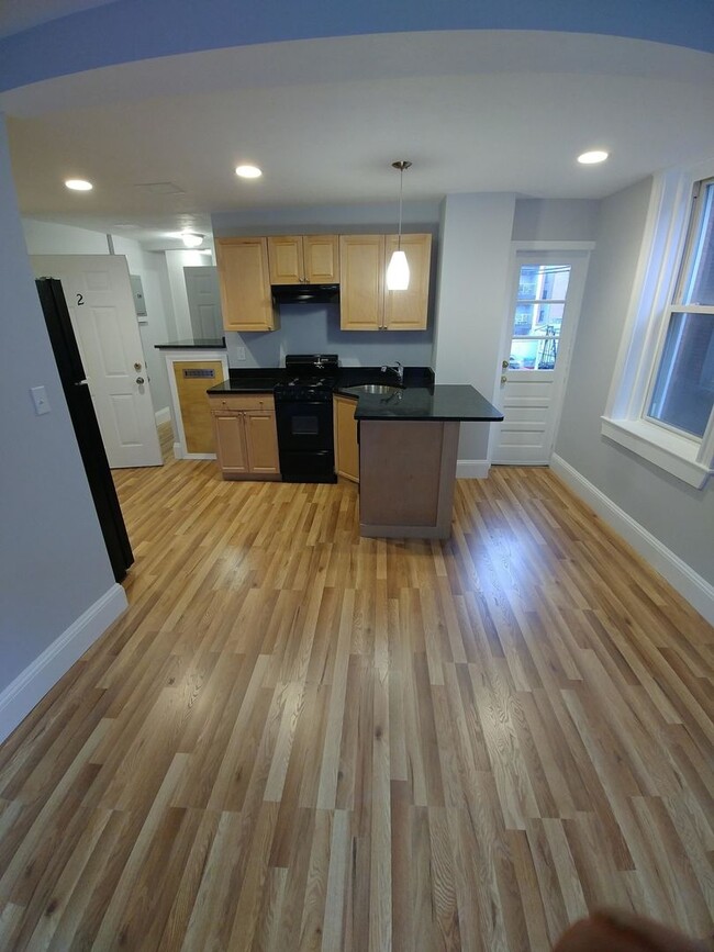 Primary Photo - NORTH END 3 BED!!!!