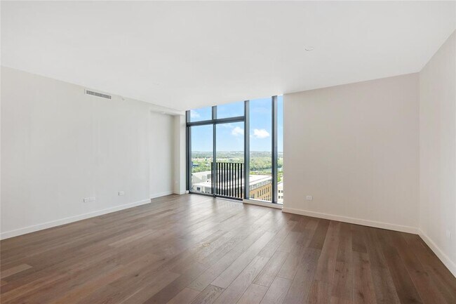 Building Photo - 202 Nueces St