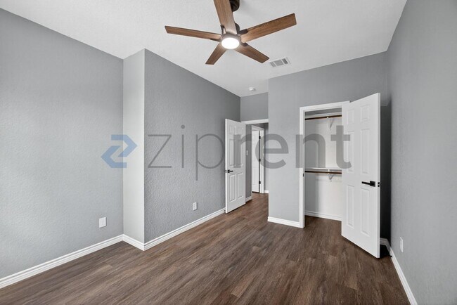 Building Photo - 113 Anderson Ave