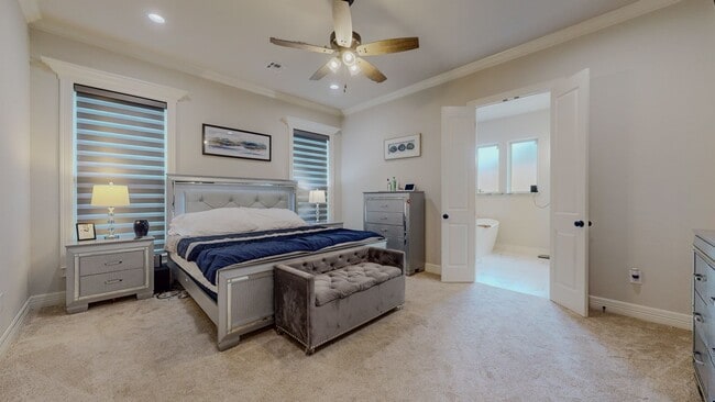Building Photo - 112 Pindo Palm Dr
