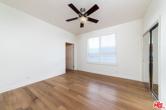 Building Photo - 125 S Elm Dr