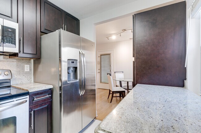 Building Photo - 509 Capri Dr