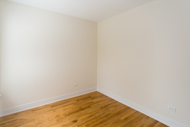 Building Photo - 3830 N Fremont