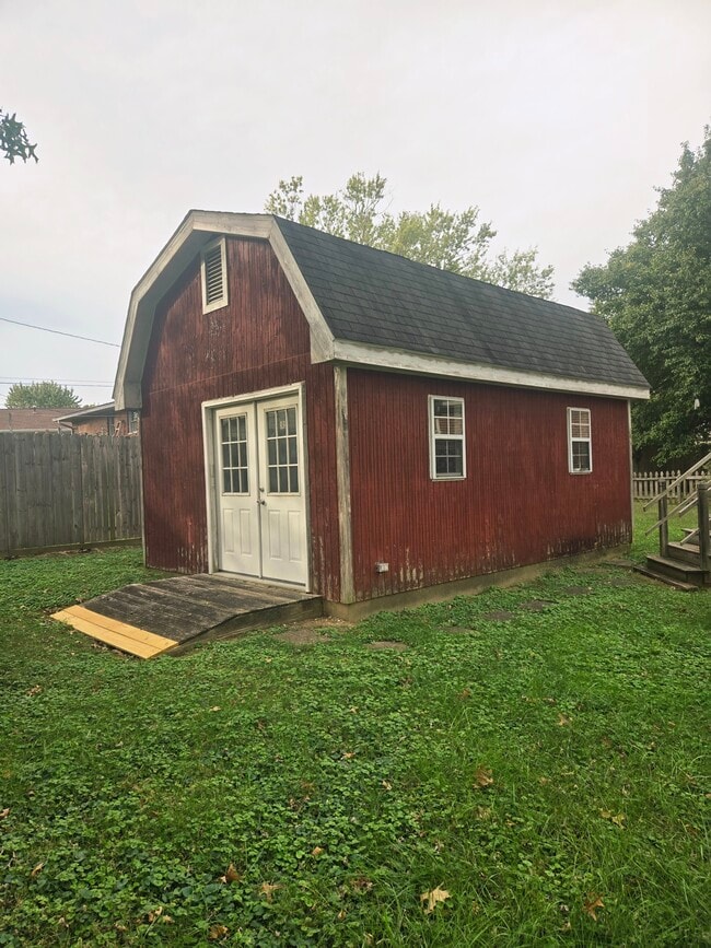 Building Photo - 107 Wayside Dr