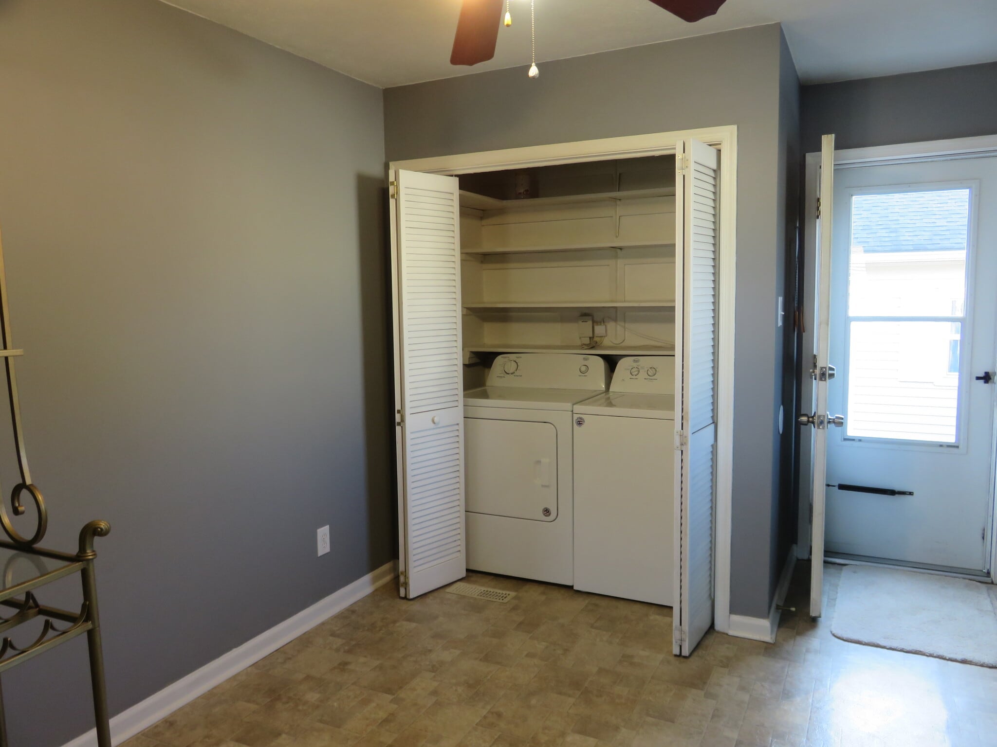 Building Photo - 7 S Daisy Ave