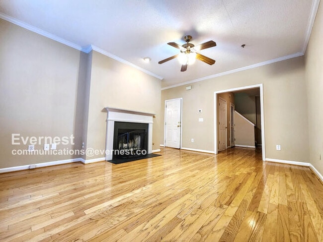 Building Photo - 207 Spring Heights Ln