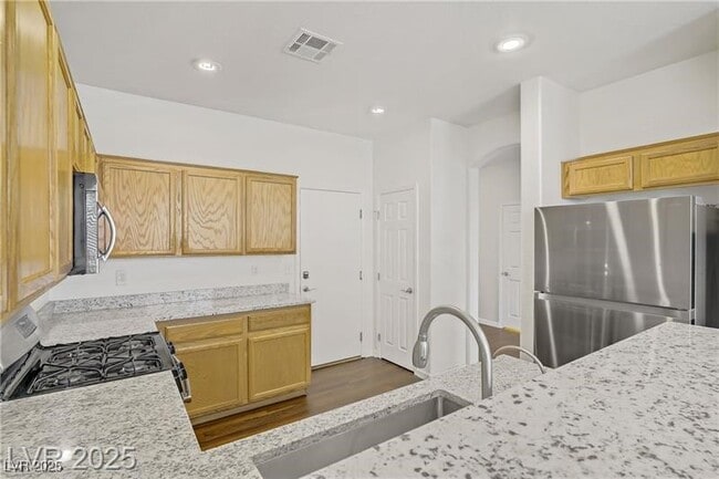 Building Photo - 5948 Sakhalin Ave