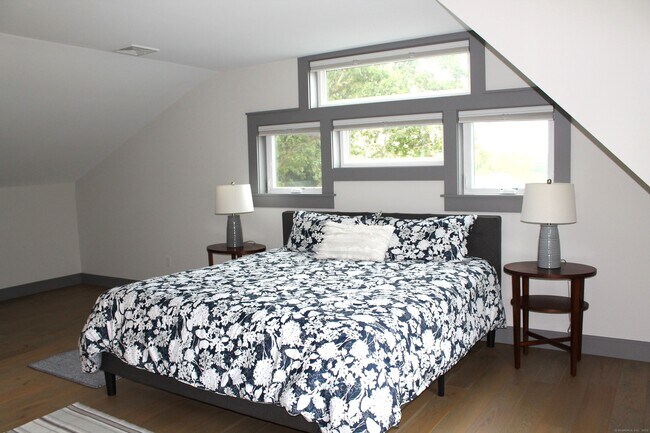Building Photo - 50 Mumford Cove Rd