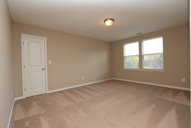 Building Photo - Spacious 5-Bedroom Home in Mooresville with Open Floor Plan & Loft!