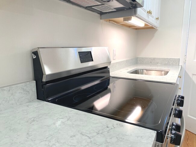 Building Photo - 197 W Wyoming Ave