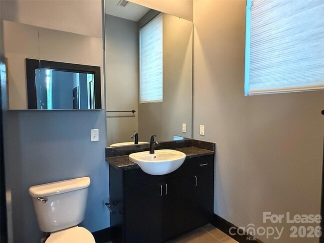 Building Photo - 333 W Trade St