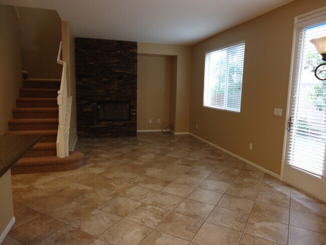 Building Photo - GORGEOUS TWO STORY HOME IN GRANITE HILLS 4 BR, 2.5 BA, 2 CAR GAR