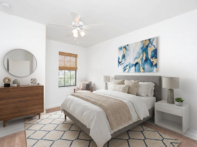 Building Photo - Newer-construction townhome in the highly desirable Lorraine Lakes