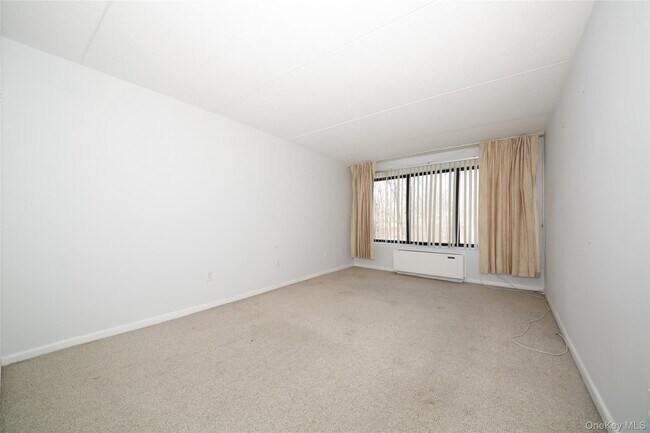 Building Photo - 300 High Point Dr