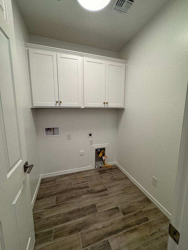 Building Photo - BRAND NEW 4 BEDROOM IN NORTHPOINTE