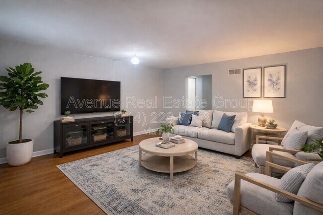 Building Photo - 7116 Clayton Rd