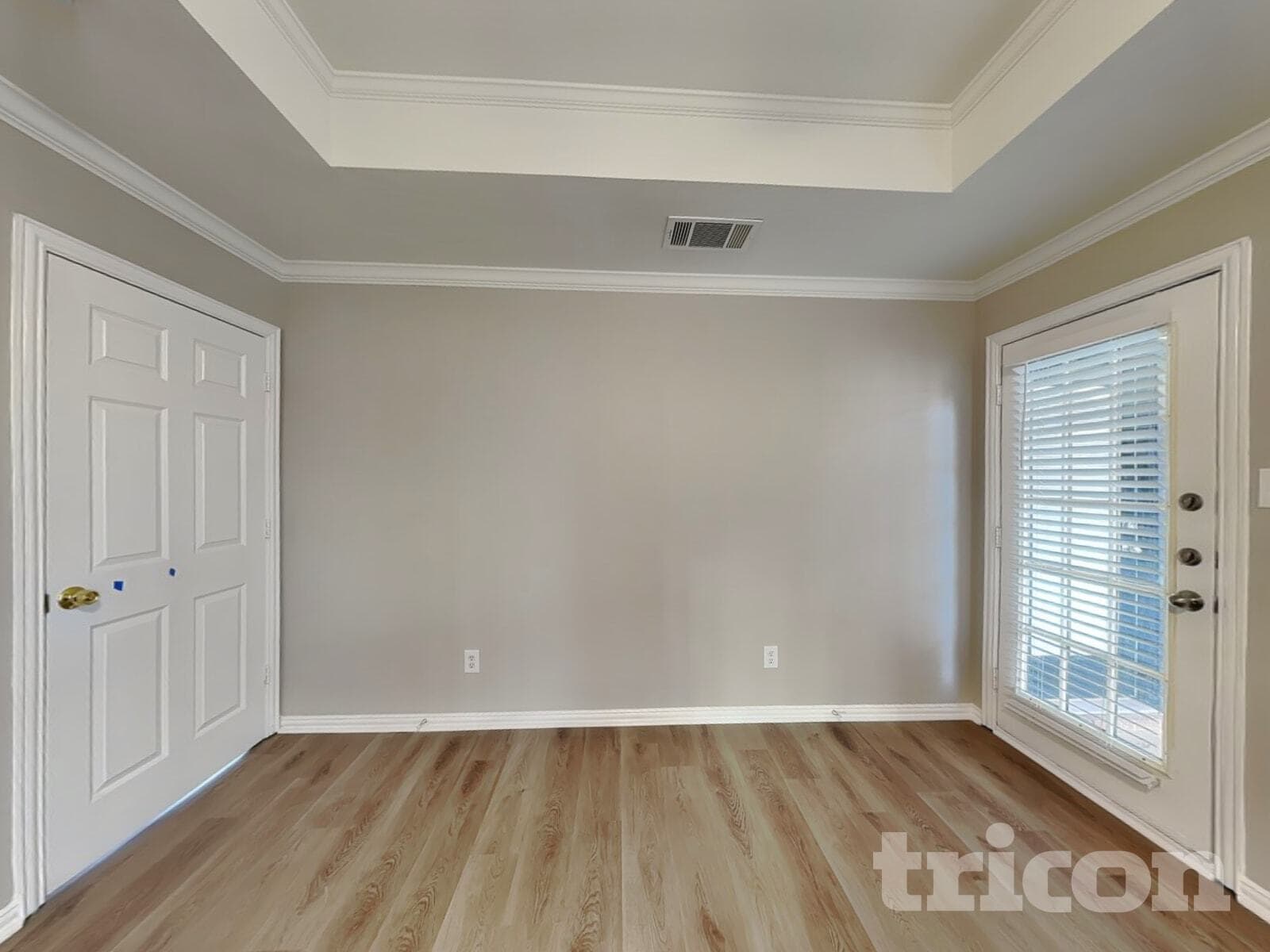 Building Photo - 709 W Park Dr