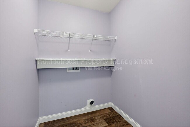 Building Photo - 401 Falcons Prey